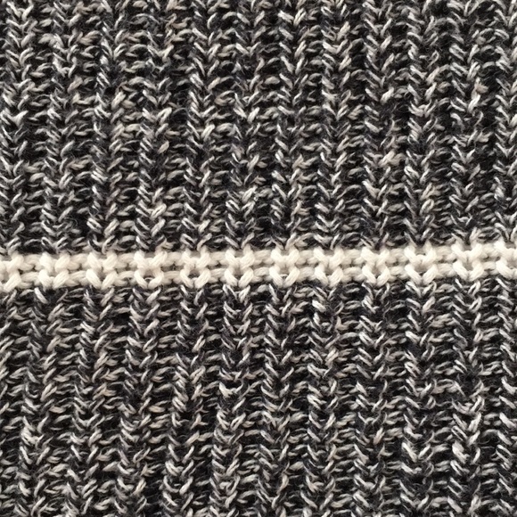 Cozy gray and white striped sweater - Picture 2 of 3